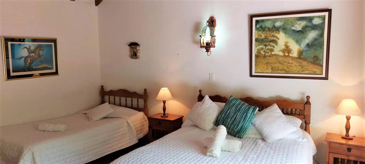 Bed and Breakfast Hacienda El Pinar Del Viento Вилья-де-Лейва Экстерьер фото